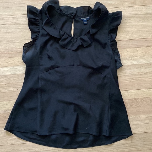 Banana Republic blouse with ruffles - Picture 5 of 8